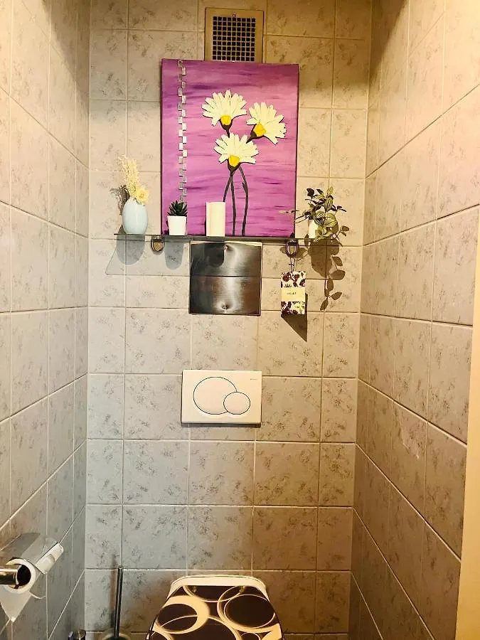 10 Min From U1 - Private Room In Shared Apartment Wiedeń